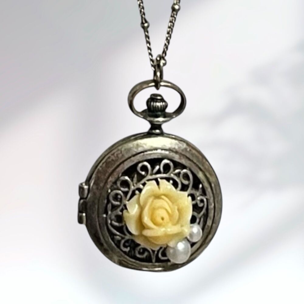 VTG Flower Locket Necklace Antiqued Silver Tone Steampunk Pocket Watch Style 3D